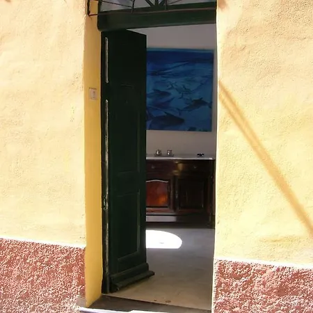 Fish House *